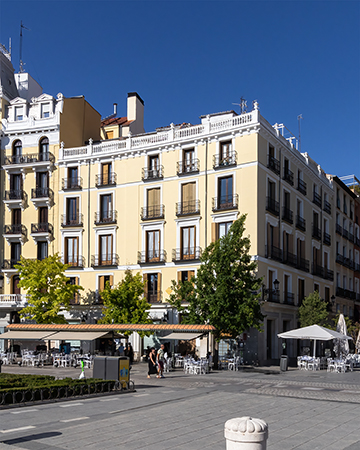Restauración de la fachada de Plaza de Oriente 6 en Madrid, España