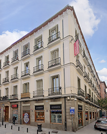 Restauración de la fachada del Plaza Puebla en Madrid, España